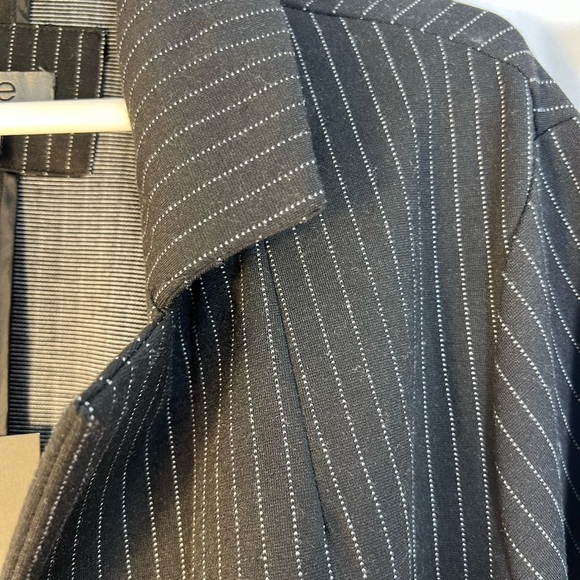 One by Chapter One Women’s Black Pinstrip Long Blazer - Picture 4 of 15